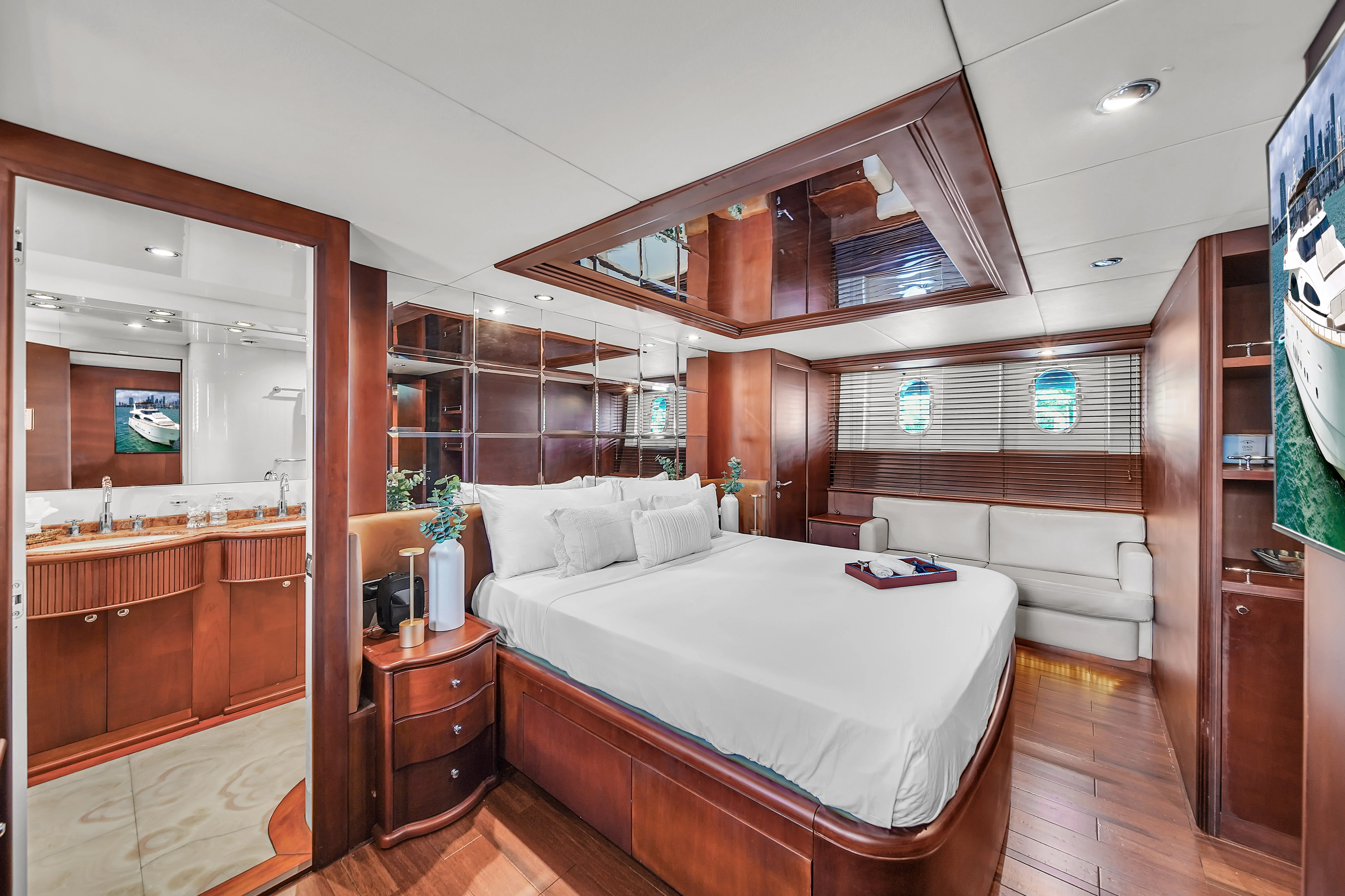 105ft Azimut Daniela exterior lighting details
